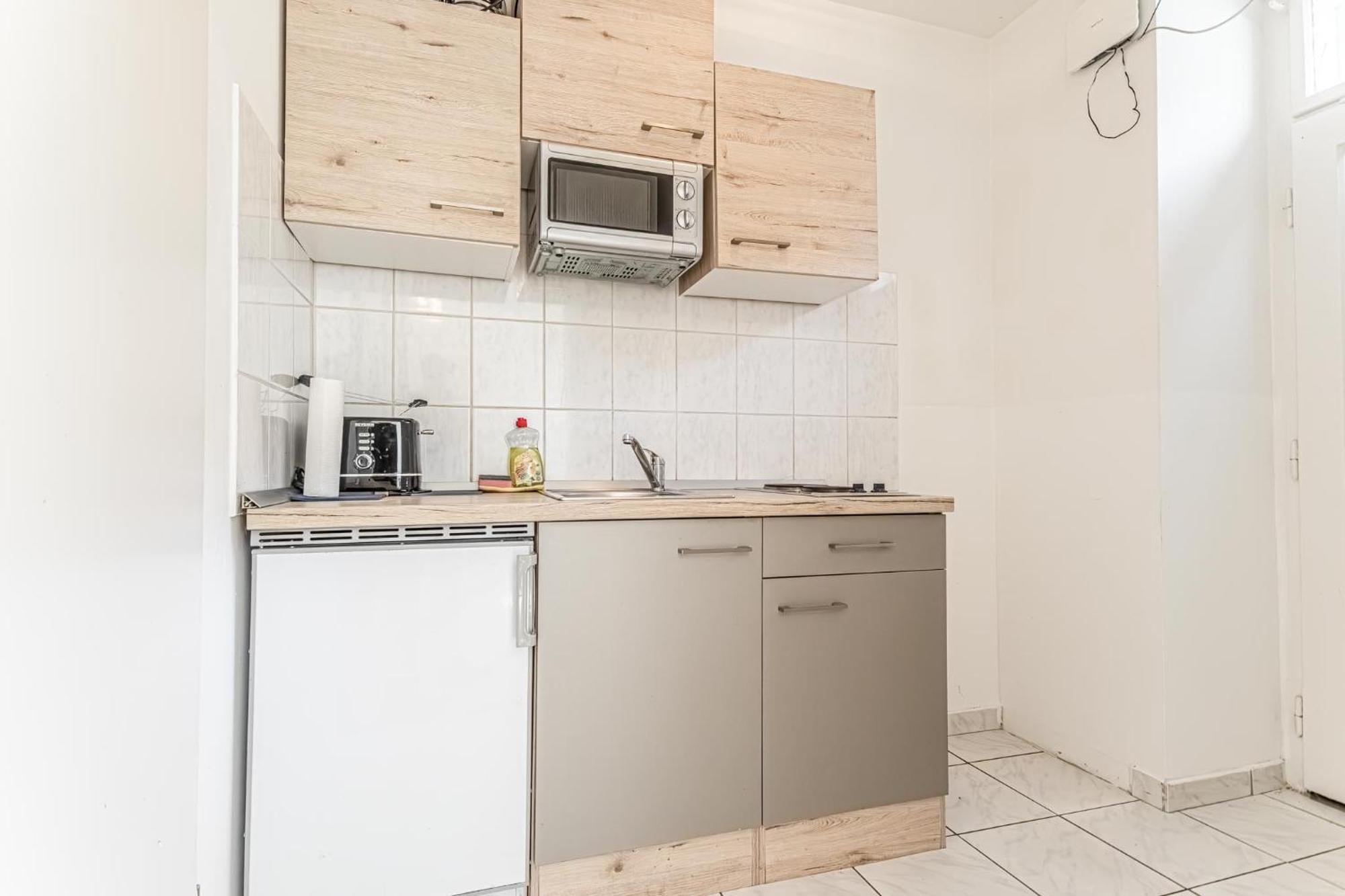 City Vibes: 1Br Apt, 10 Min To Westbahnhof Вена Экстерьер фото